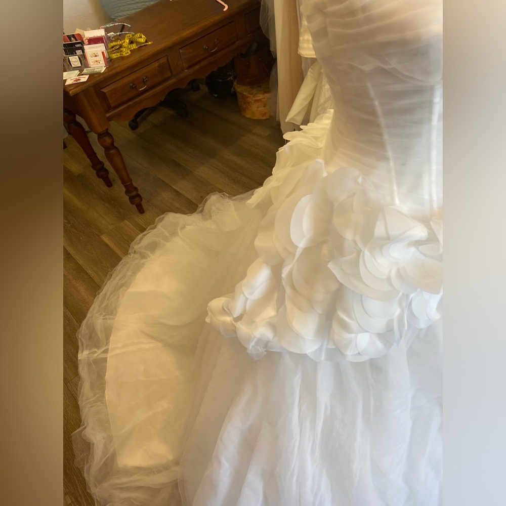 Vera Wang White Strapless Ball Gown Wedding Dress with Floral Waist - Picture 7 of 13